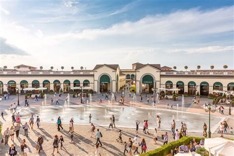 serravalle outlet recensioni